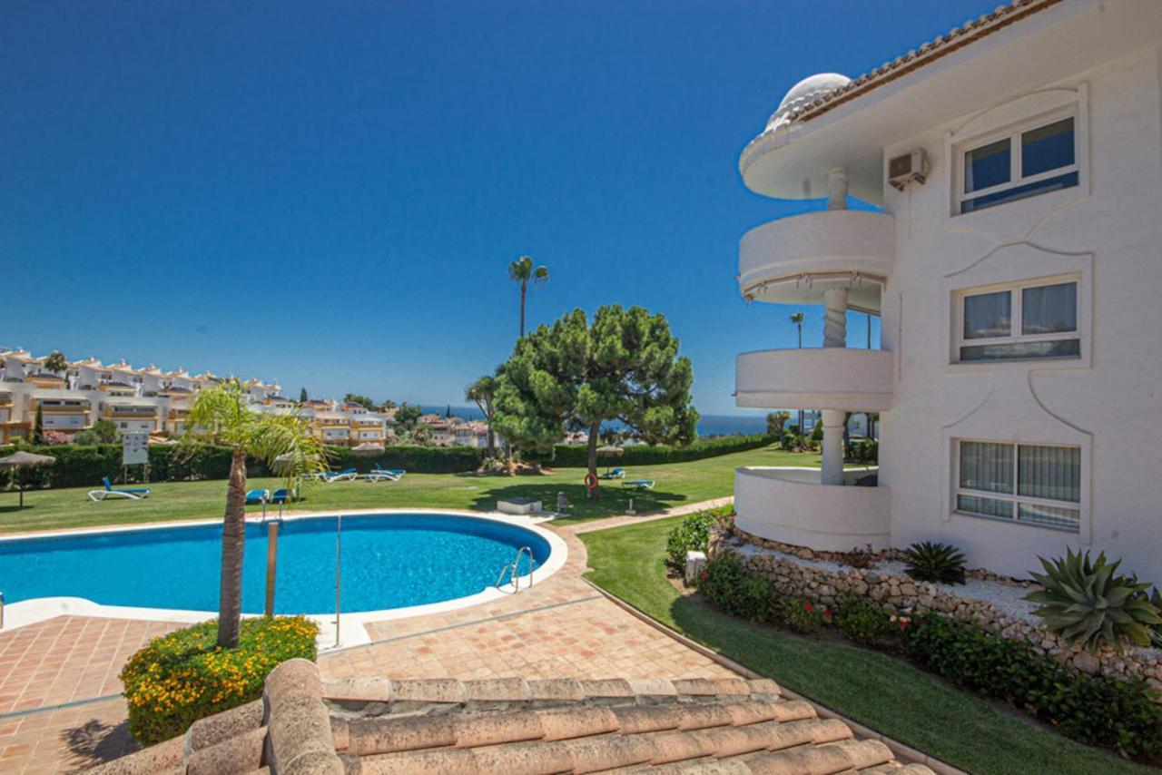 Wonderful 2 Bed Apartment With Stunning Sea Views Sitio de Calahonda 외부 사진