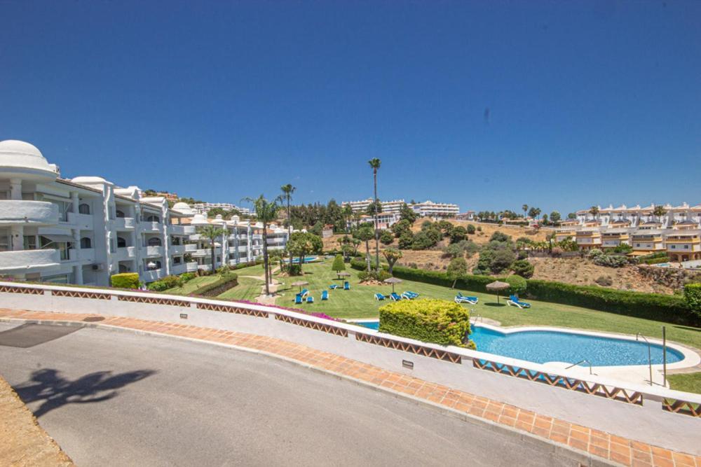 Wonderful 2 Bed Apartment With Stunning Sea Views Sitio de Calahonda 외부 사진