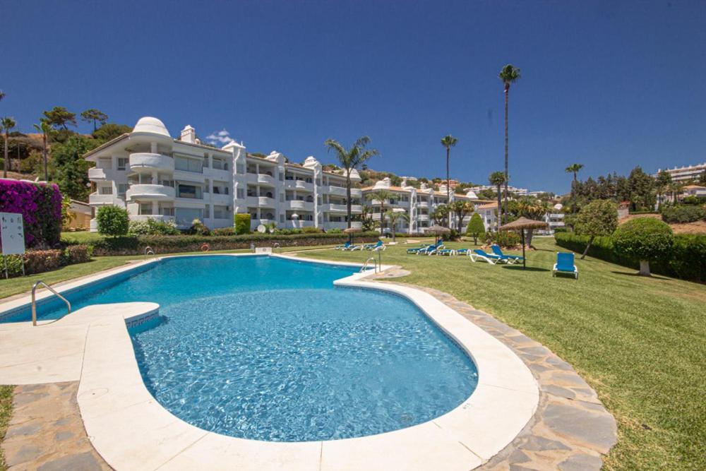 Wonderful 2 Bed Apartment With Stunning Sea Views Sitio de Calahonda 외부 사진