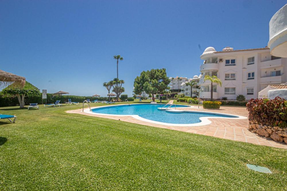 Wonderful 2 Bed Apartment With Stunning Sea Views Sitio de Calahonda 외부 사진